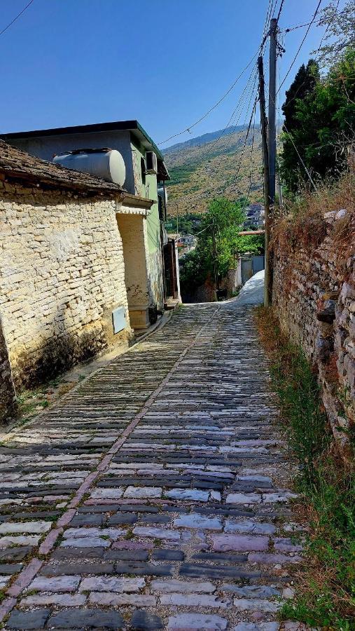 Relax Guesthouse Gjirokastër Eksteriør bilde